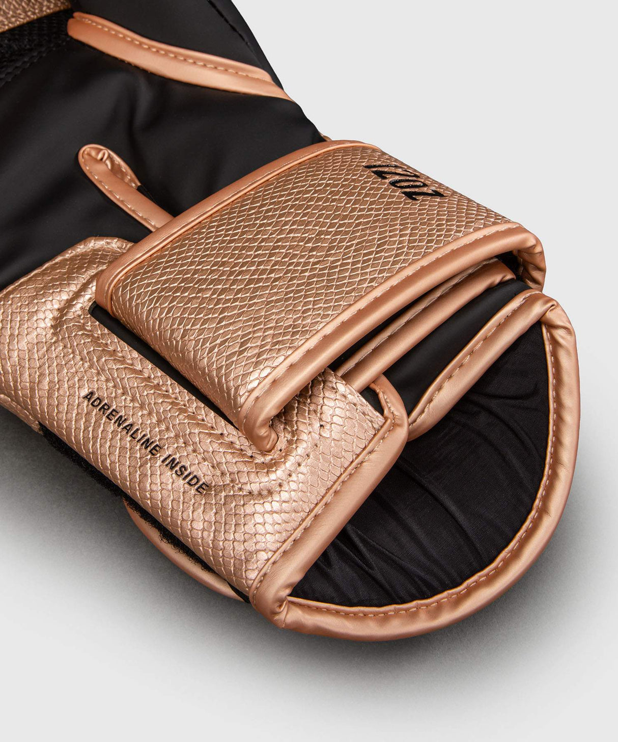 Venum Challenger 4.0 Scales Boxing Gloves