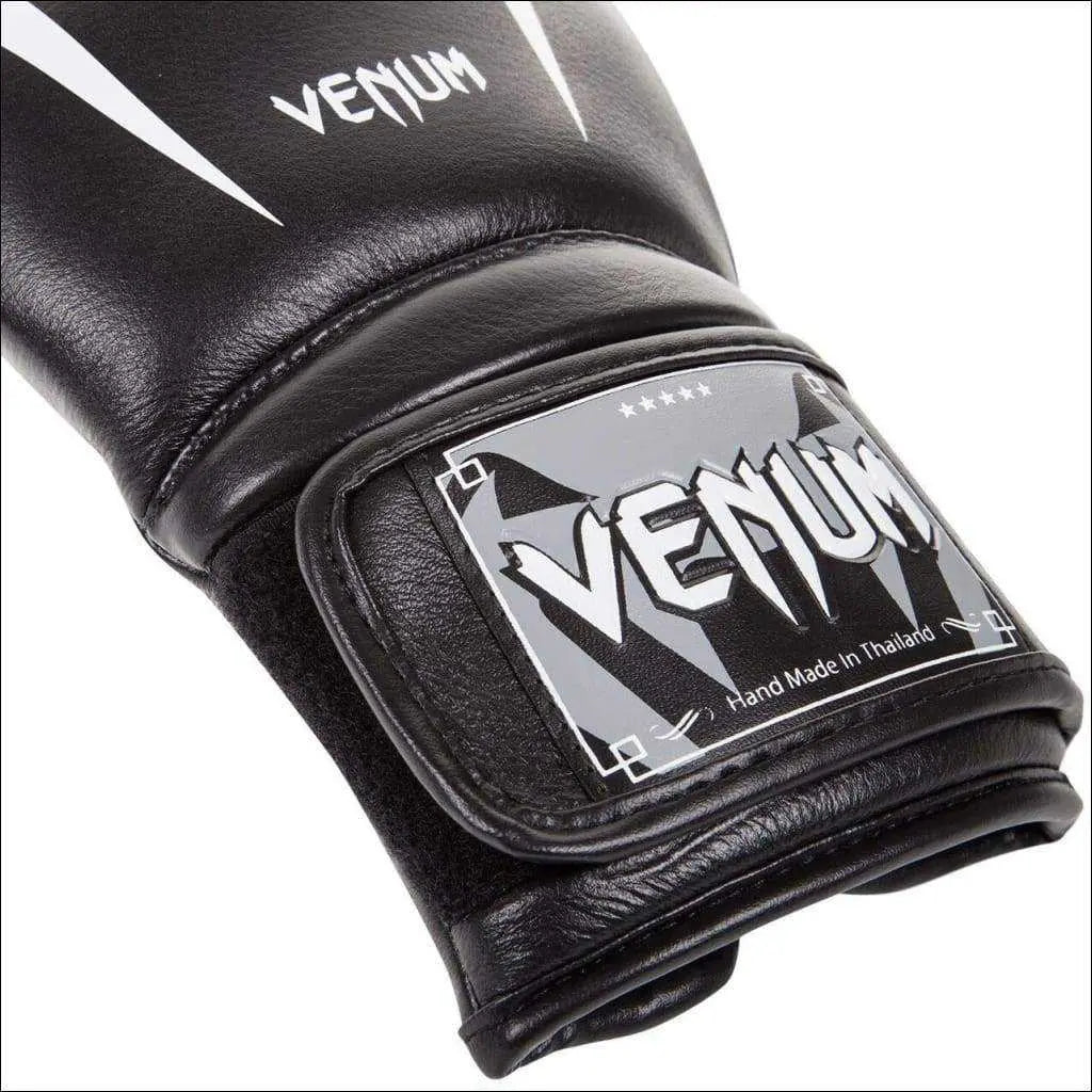 Venum Giant 3.0 Boxing Gloves Black/White Venum