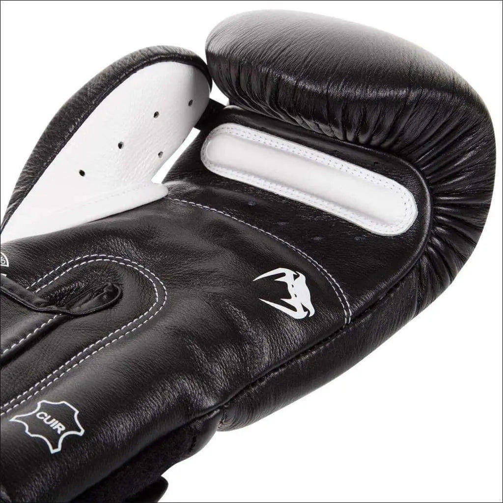 Venum Giant 3.0 Boxing Gloves Black/White Venum