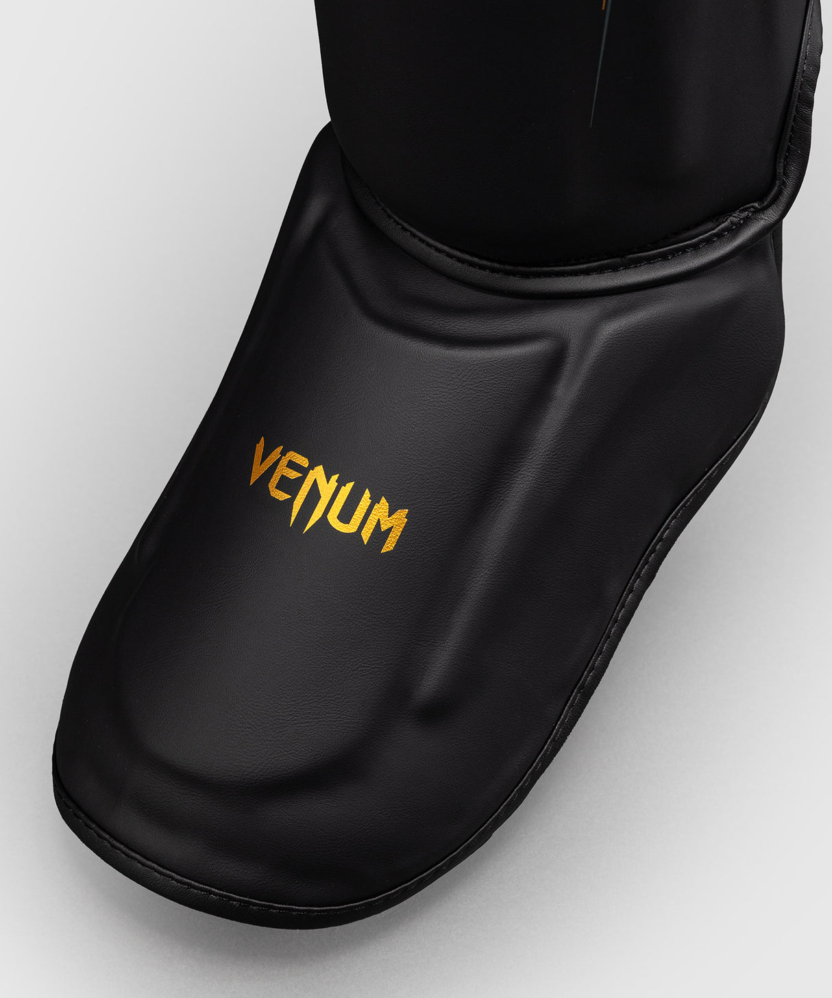 Venum Streamline Shin Guards