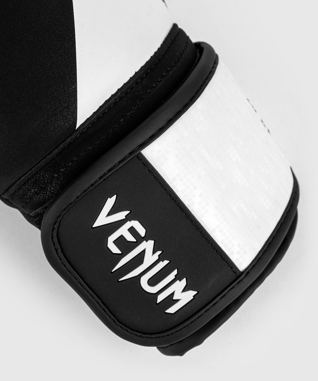 Venum Legacy Boxing Gloves Venum