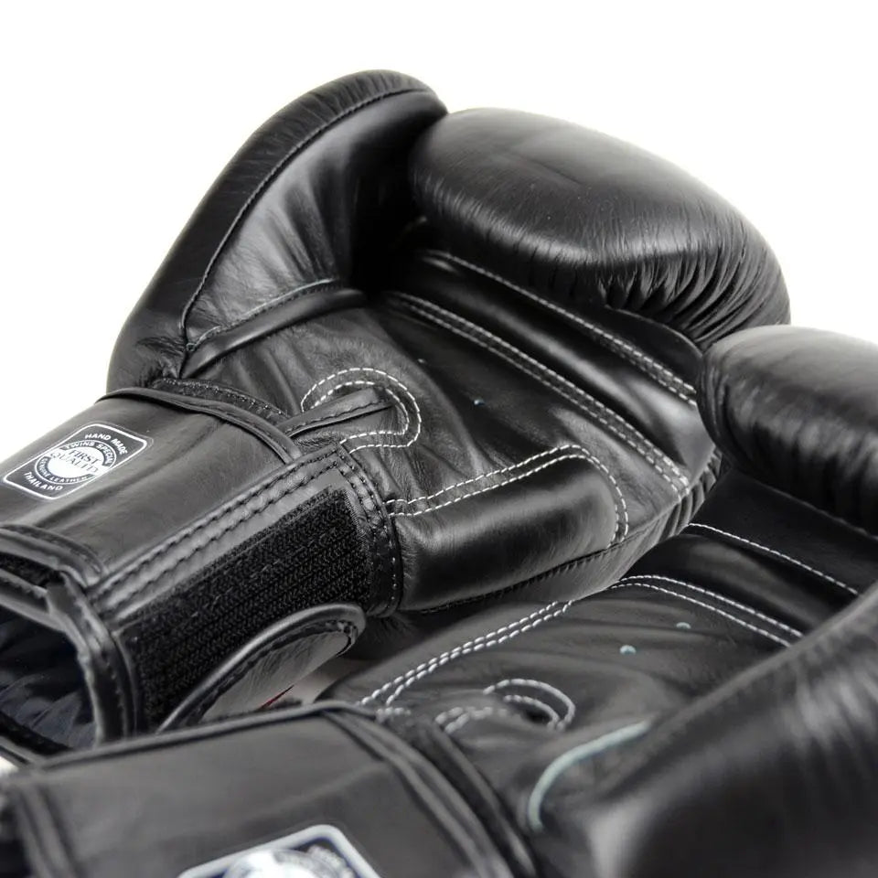 Twins Special Black Boxing Gloves Image of palm 