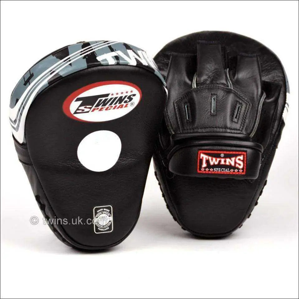 Twins Special Deluxe Curved Focus Mitts Twins Special