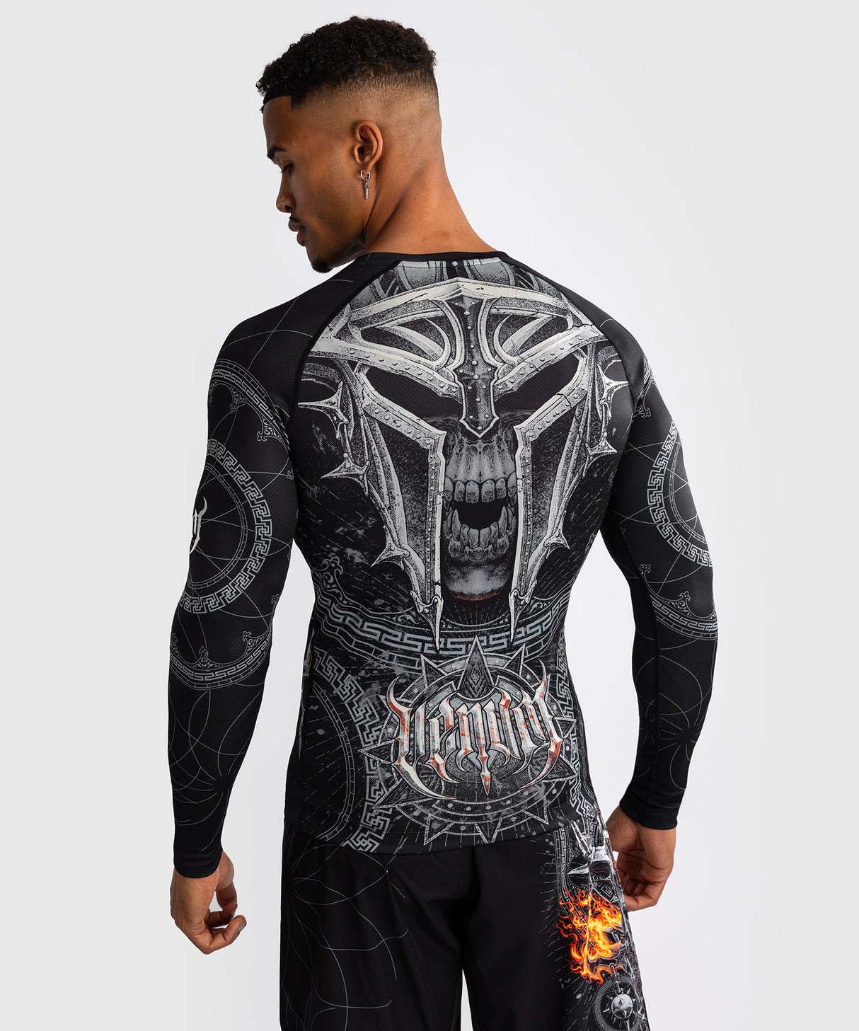 Venum Gladiator 5.0 Men's Long Sleeve Rash Guard - Black/Silver