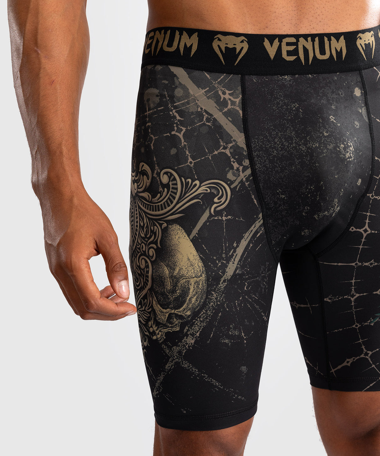 Venum Santa Muerte 5.0 Men’s Vale Tudo Shorts - Deep Black/Gold