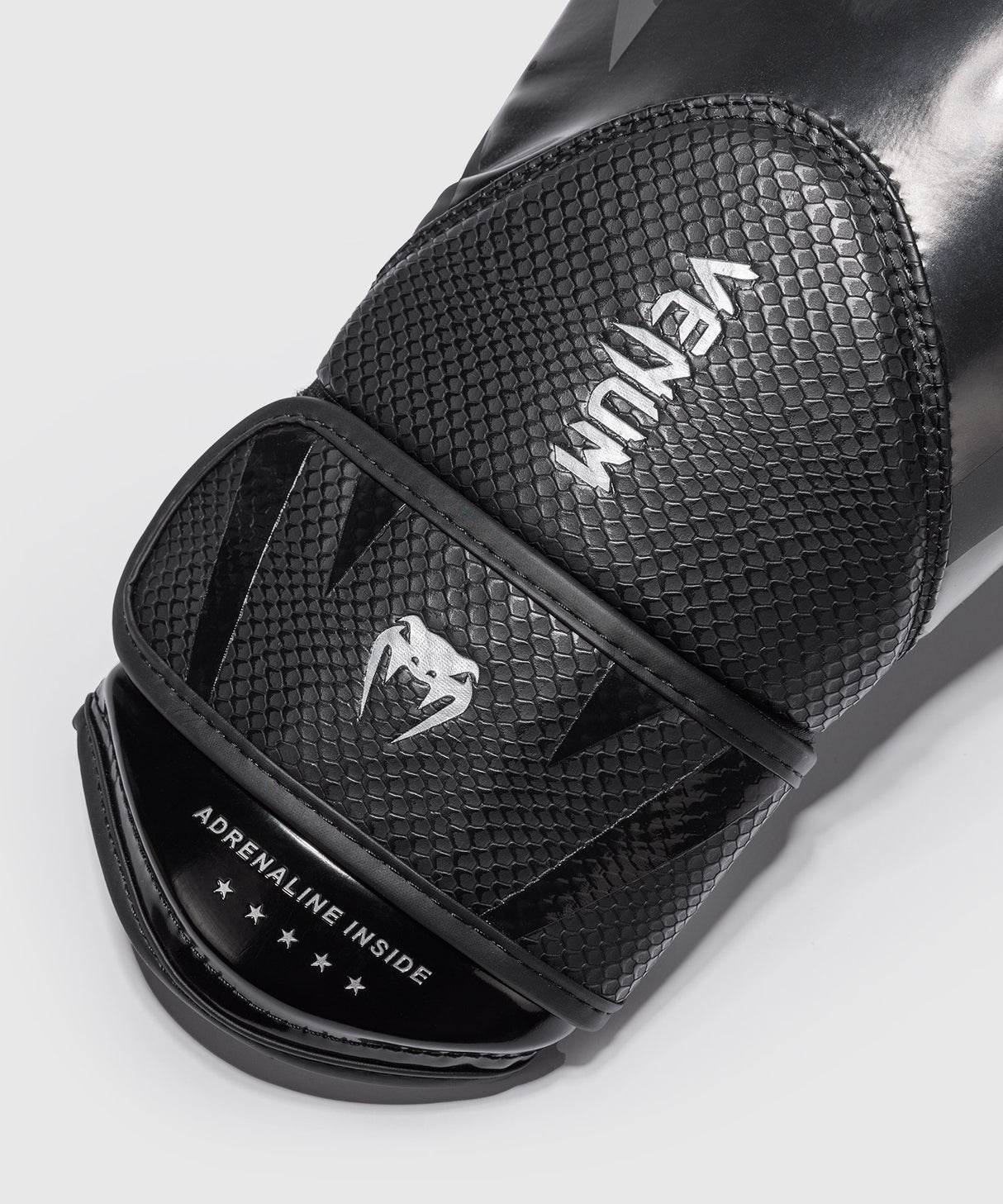 Venum Challenger 4.0 Scales Boxing Gloves
