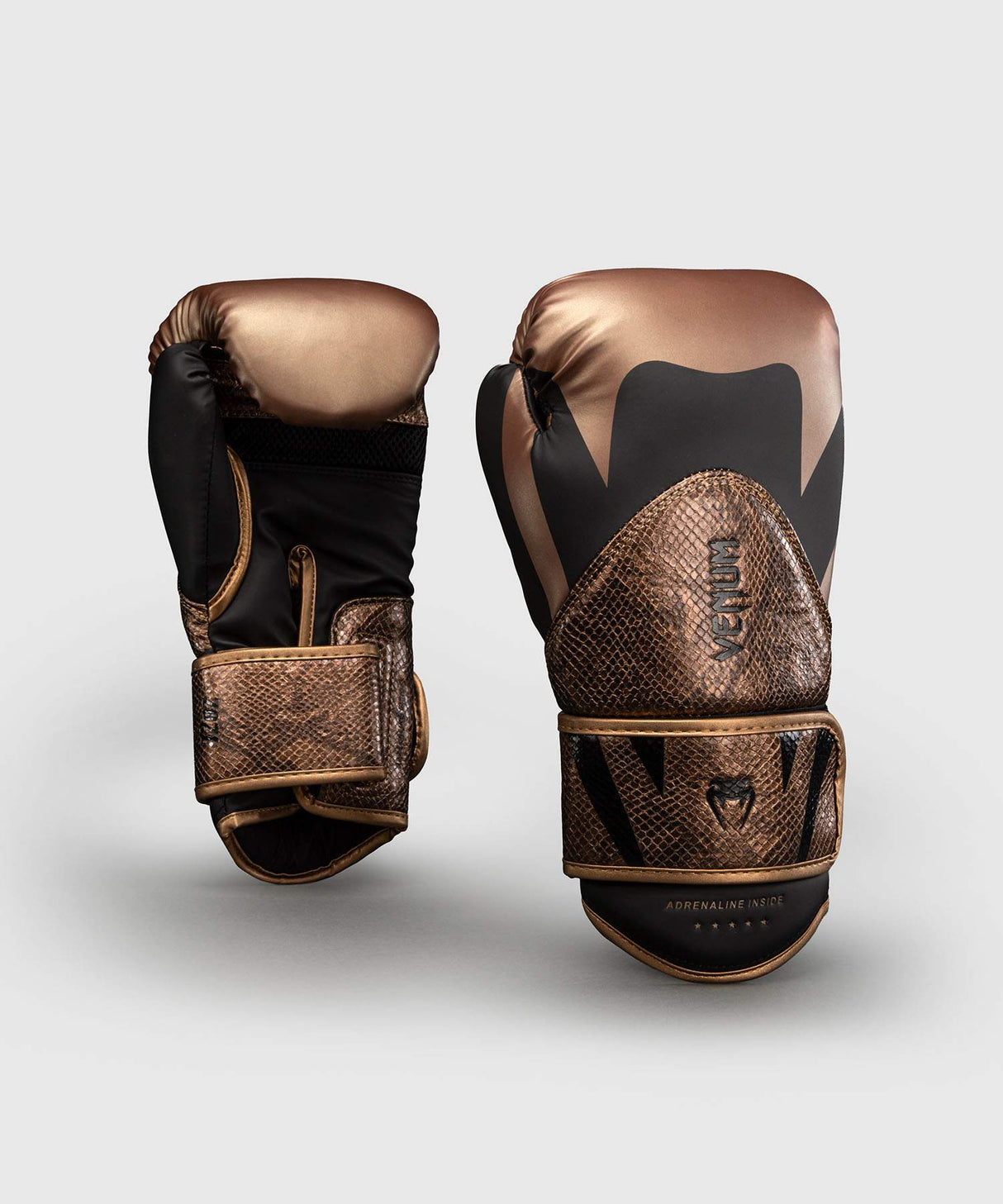 Venum Challenger 4.0 Scales Boxing Gloves
