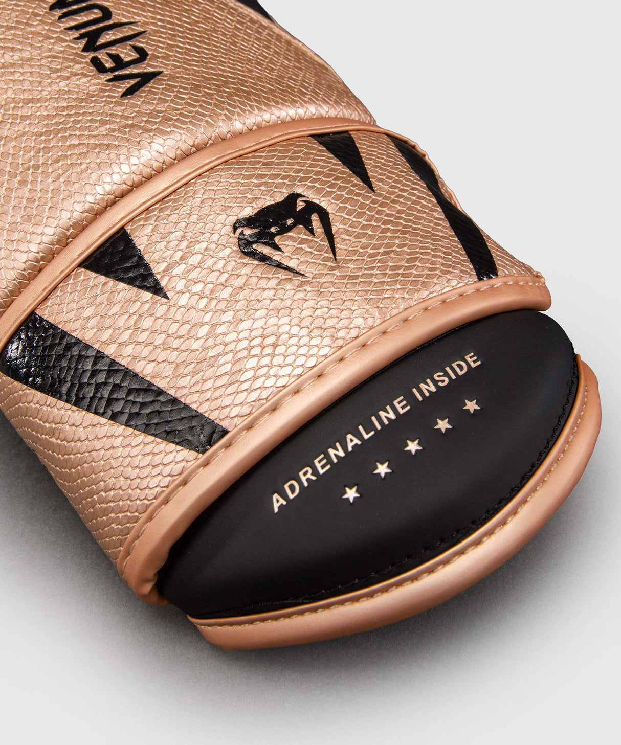 Venum Challenger 4.0 Scales Boxing Gloves