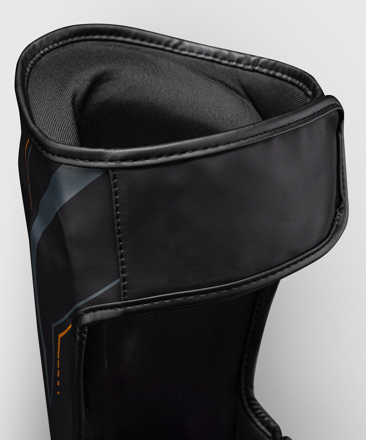 Venum Streamline Shin Guards